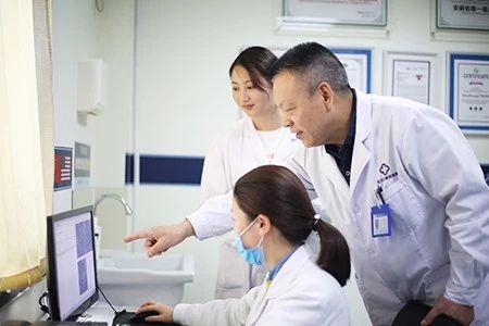 合肥脸上有白癜风如何洗脸
