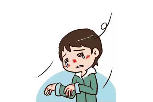 手上出现白癜风的原因是什么？