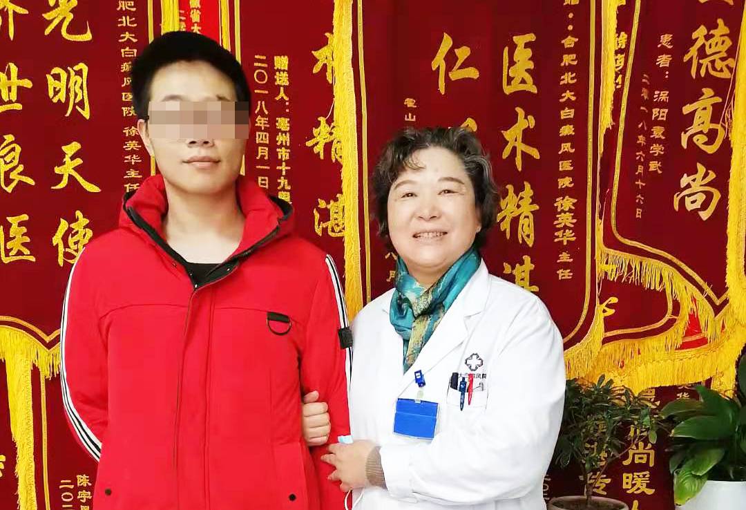 拒收万元红包｜7旬奶奶拿出10000元致谢徐主任，“钱让孩子一分不少的拿走”！